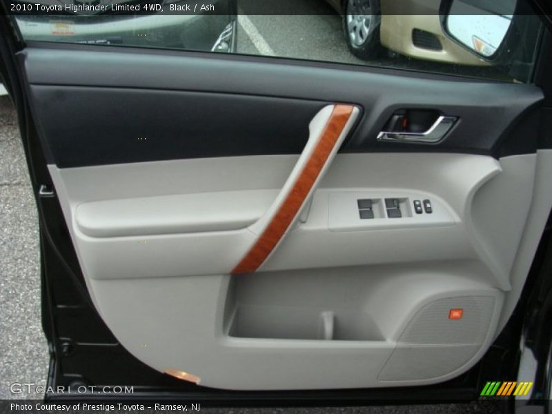 Black / Ash 2010 Toyota Highlander Limited 4WD