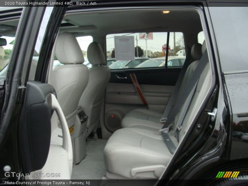 Black / Ash 2010 Toyota Highlander Limited 4WD