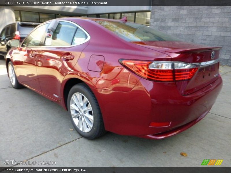 Matador Red Mica / Parchment 2013 Lexus ES 300h Hybrid