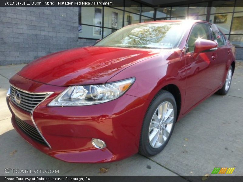 Matador Red Mica / Parchment 2013 Lexus ES 300h Hybrid