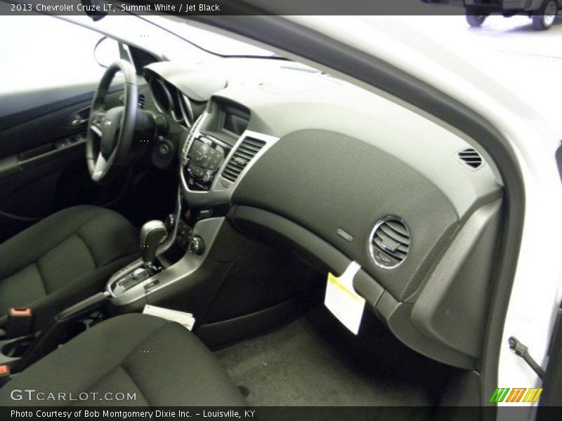 Summit White / Jet Black 2013 Chevrolet Cruze LT