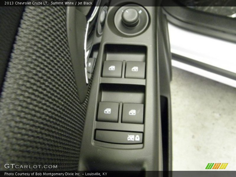 Summit White / Jet Black 2013 Chevrolet Cruze LT