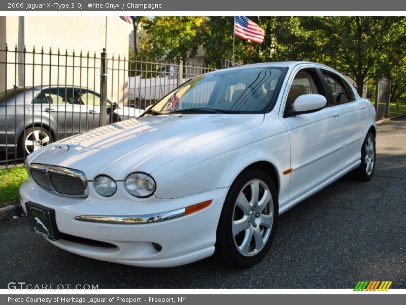 White Onyx / Champagne 2006 Jaguar X-Type 3.0