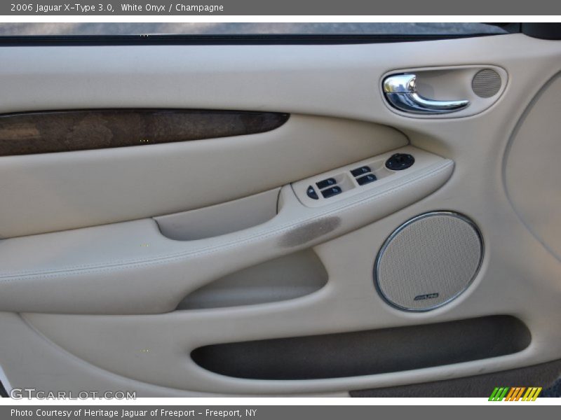 White Onyx / Champagne 2006 Jaguar X-Type 3.0