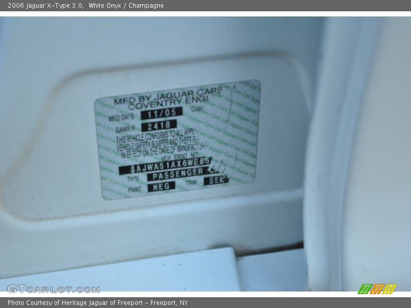 White Onyx / Champagne 2006 Jaguar X-Type 3.0