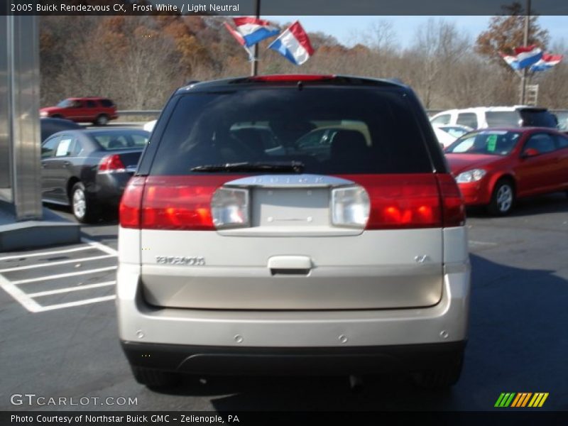 Frost White / Light Neutral 2005 Buick Rendezvous CX