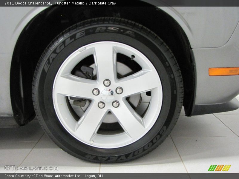 Tungsten Metallic / Dark Slate Gray 2011 Dodge Challenger SE
