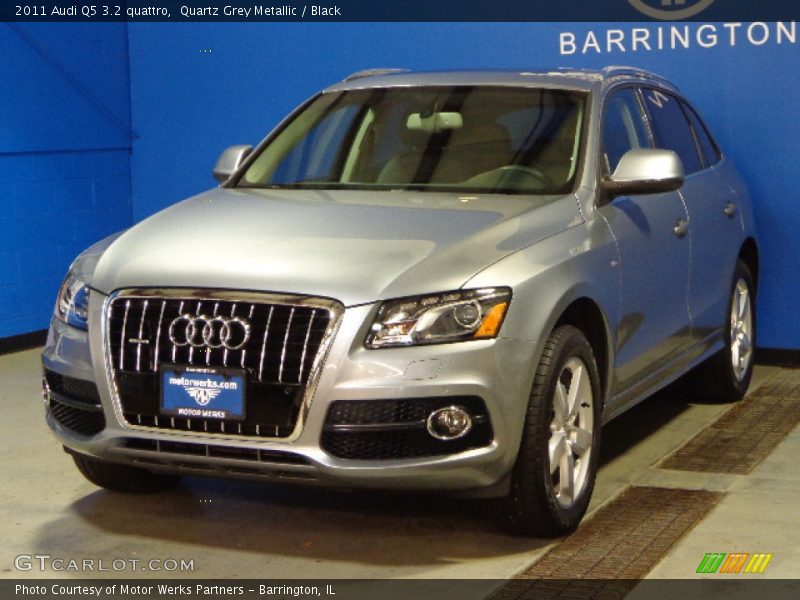 Quartz Grey Metallic / Black 2011 Audi Q5 3.2 quattro