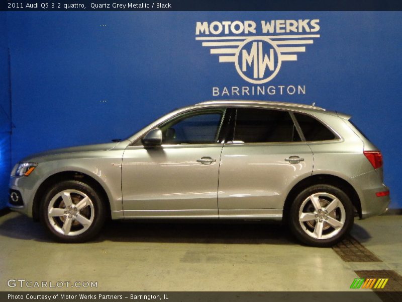 Quartz Grey Metallic / Black 2011 Audi Q5 3.2 quattro