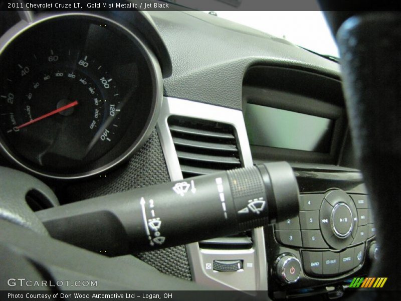 Gold Mist Metallic / Jet Black 2011 Chevrolet Cruze LT
