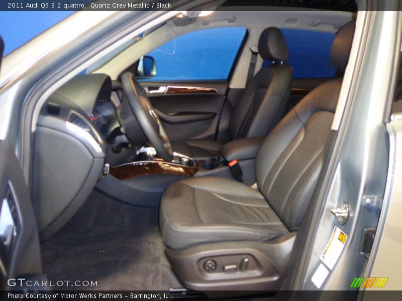 Quartz Grey Metallic / Black 2011 Audi Q5 3.2 quattro