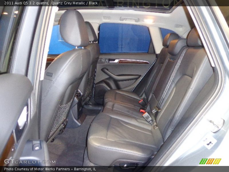 Quartz Grey Metallic / Black 2011 Audi Q5 3.2 quattro