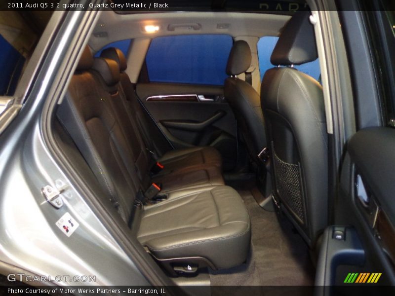 Quartz Grey Metallic / Black 2011 Audi Q5 3.2 quattro