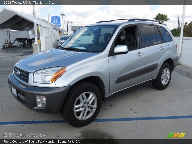 Front 3/4 View of 2001 RAV4 