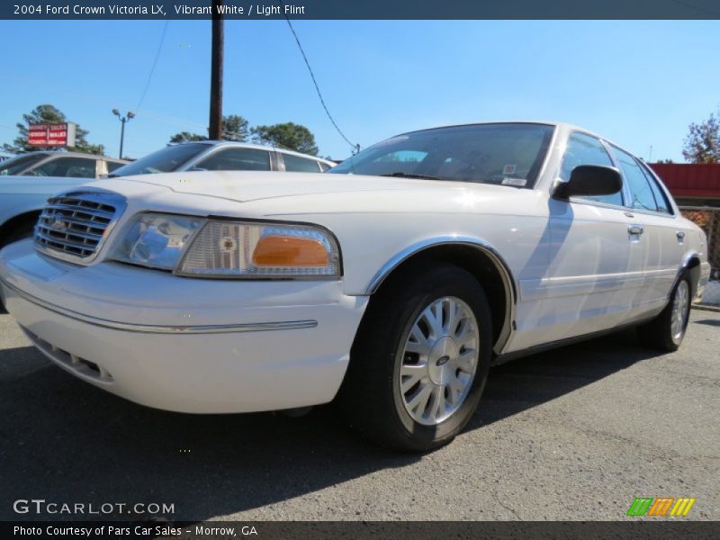Vibrant White / Light Flint 2004 Ford Crown Victoria LX