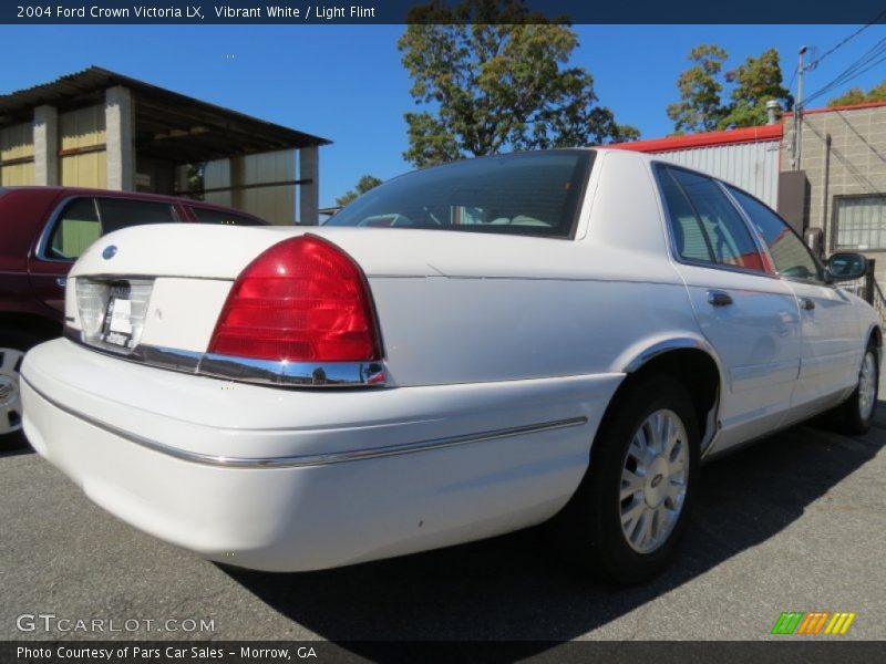 Vibrant White / Light Flint 2004 Ford Crown Victoria LX