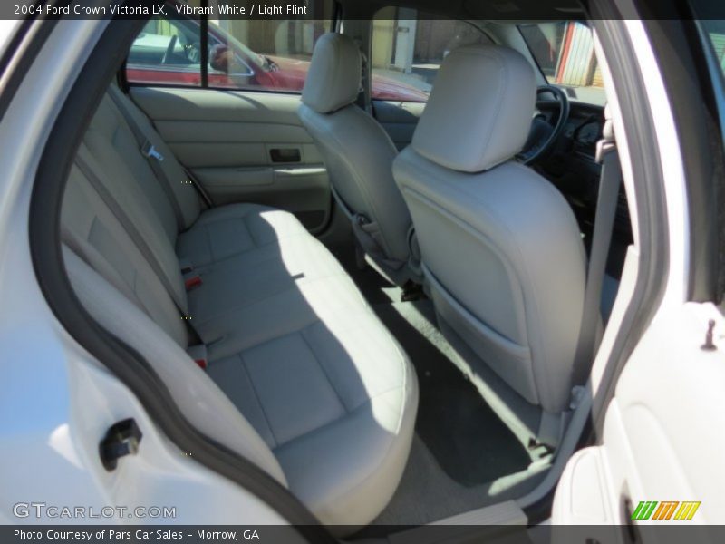 Vibrant White / Light Flint 2004 Ford Crown Victoria LX
