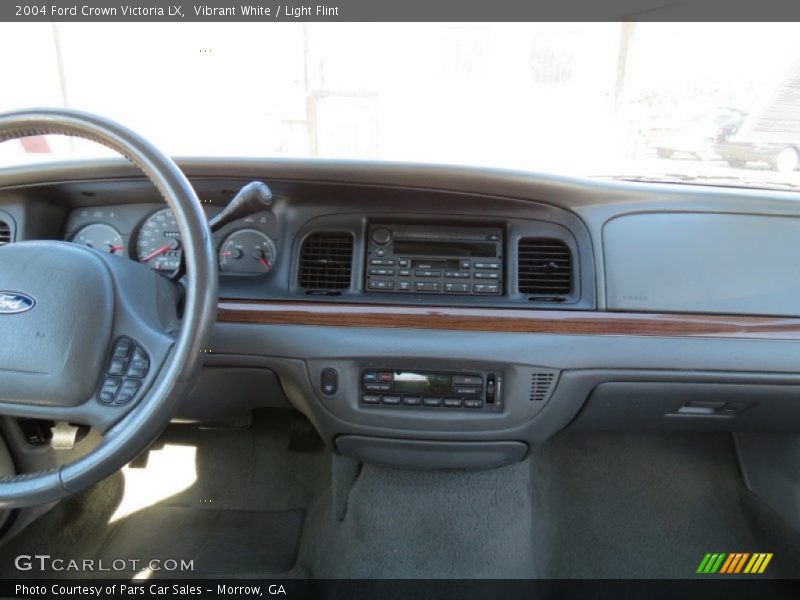 Vibrant White / Light Flint 2004 Ford Crown Victoria LX