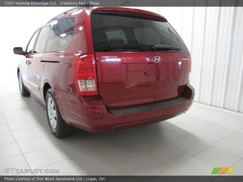 Cranberry Red / Beige 2007 Hyundai Entourage GLS