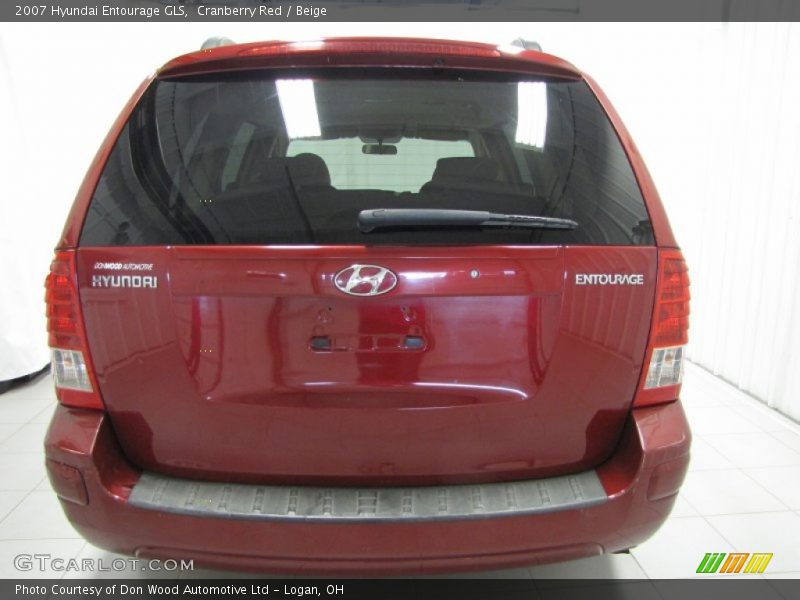 Cranberry Red / Beige 2007 Hyundai Entourage GLS