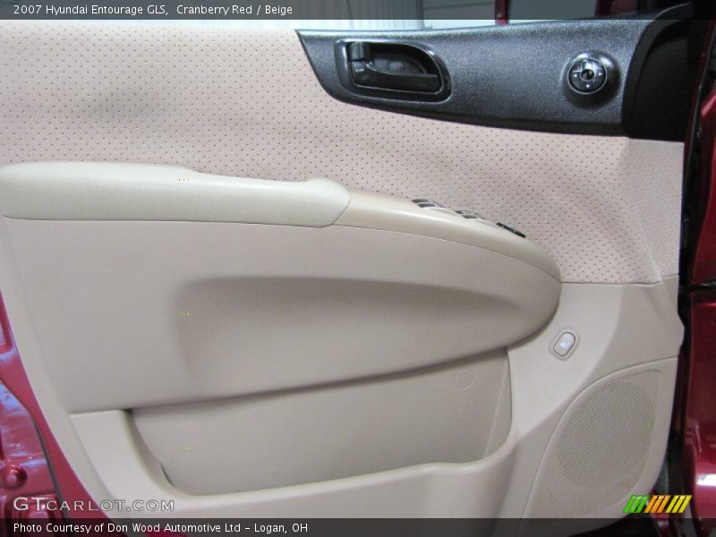 Cranberry Red / Beige 2007 Hyundai Entourage GLS