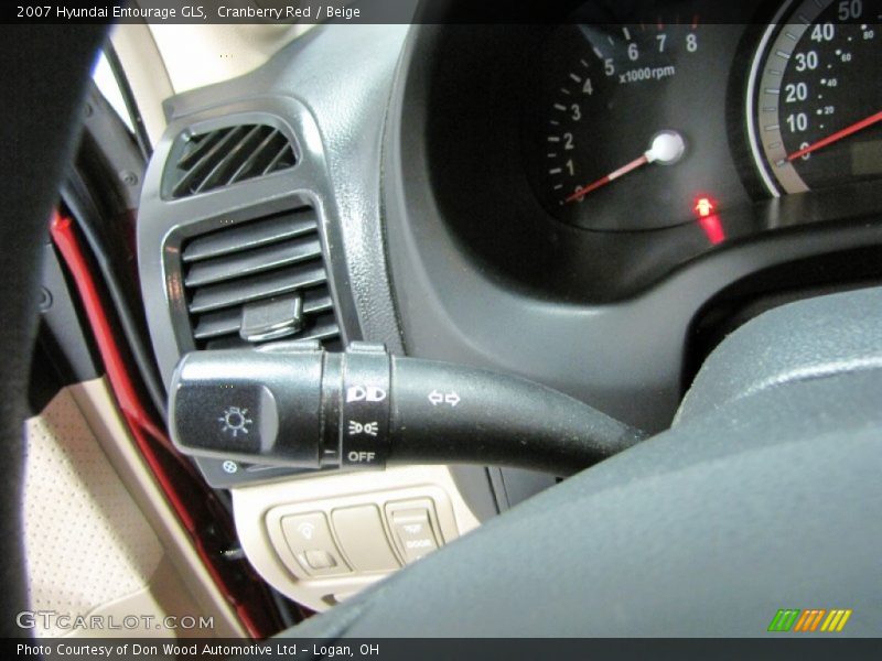 Cranberry Red / Beige 2007 Hyundai Entourage GLS