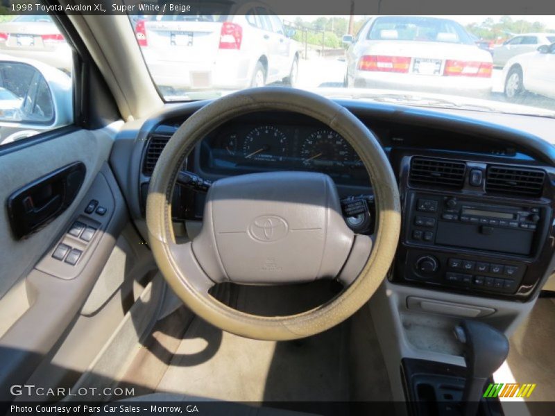 Super White / Beige 1998 Toyota Avalon XL