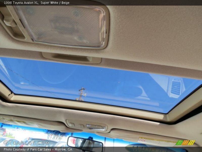 Super White / Beige 1998 Toyota Avalon XL