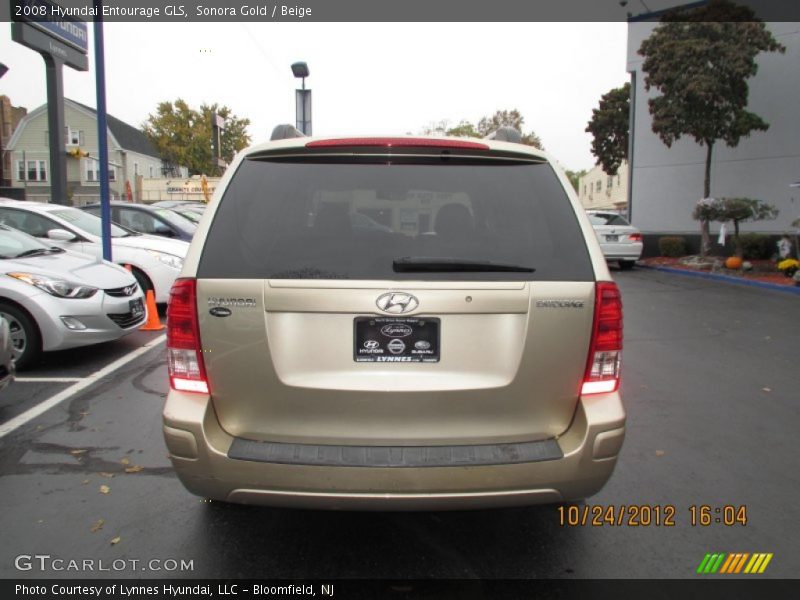 Sonora Gold / Beige 2008 Hyundai Entourage GLS