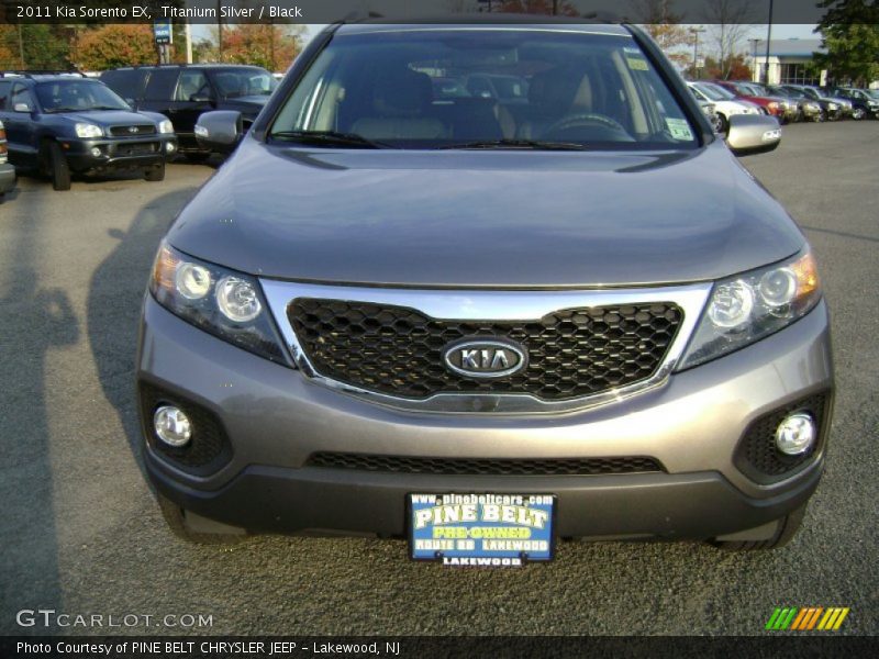 Titanium Silver / Black 2011 Kia Sorento EX