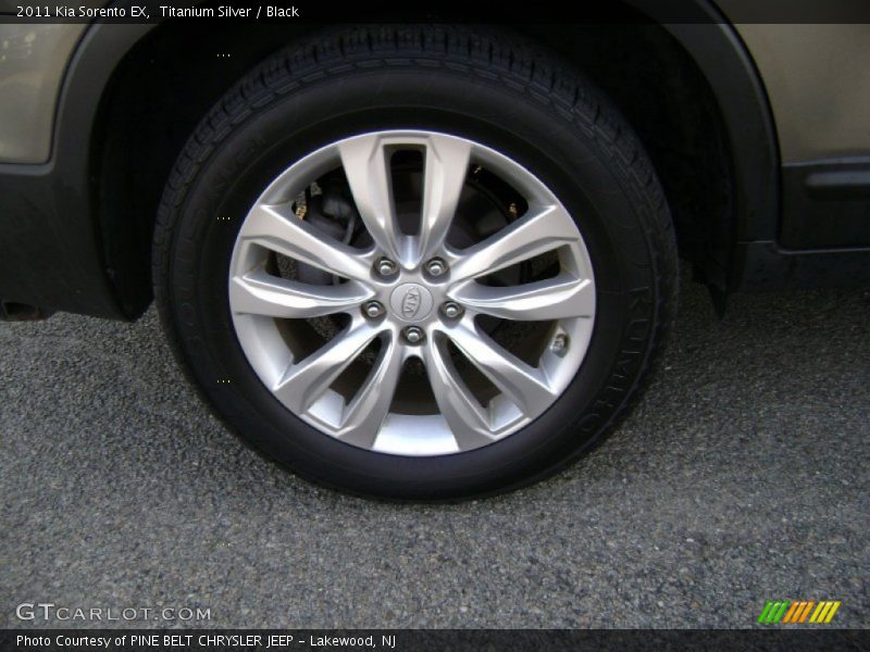 Titanium Silver / Black 2011 Kia Sorento EX