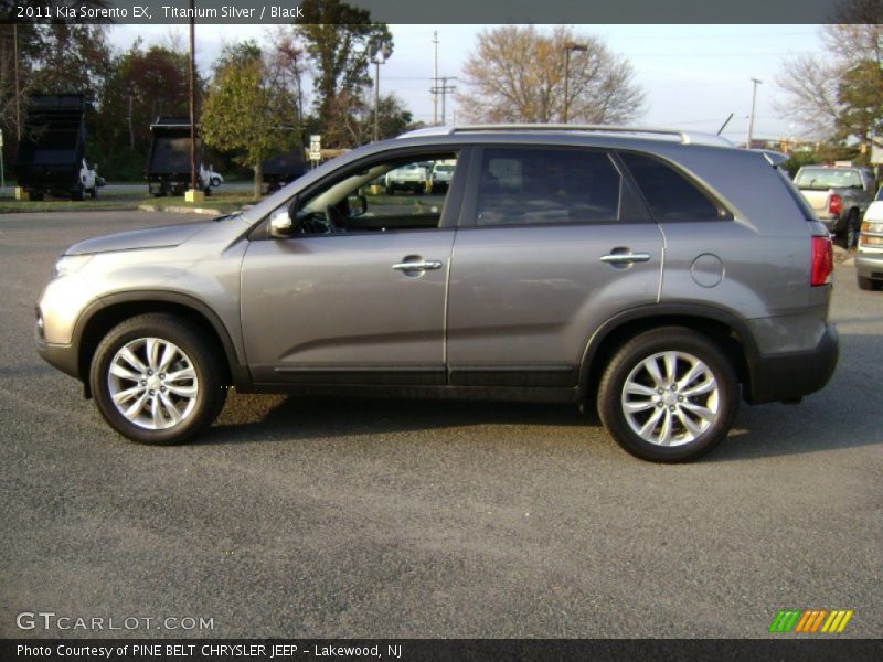 Titanium Silver / Black 2011 Kia Sorento EX