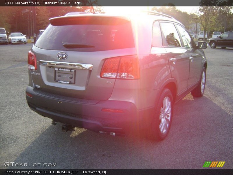 Titanium Silver / Black 2011 Kia Sorento EX