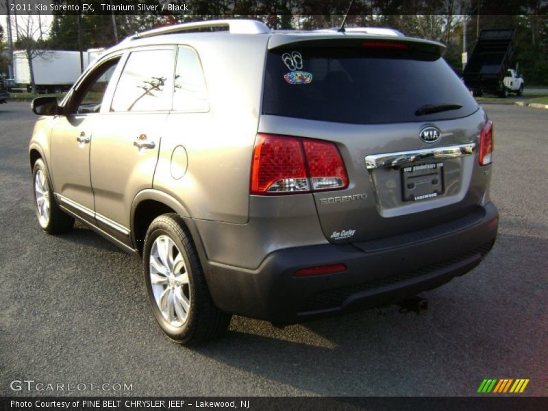 Titanium Silver / Black 2011 Kia Sorento EX