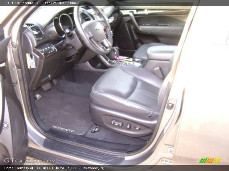 Titanium Silver / Black 2011 Kia Sorento EX