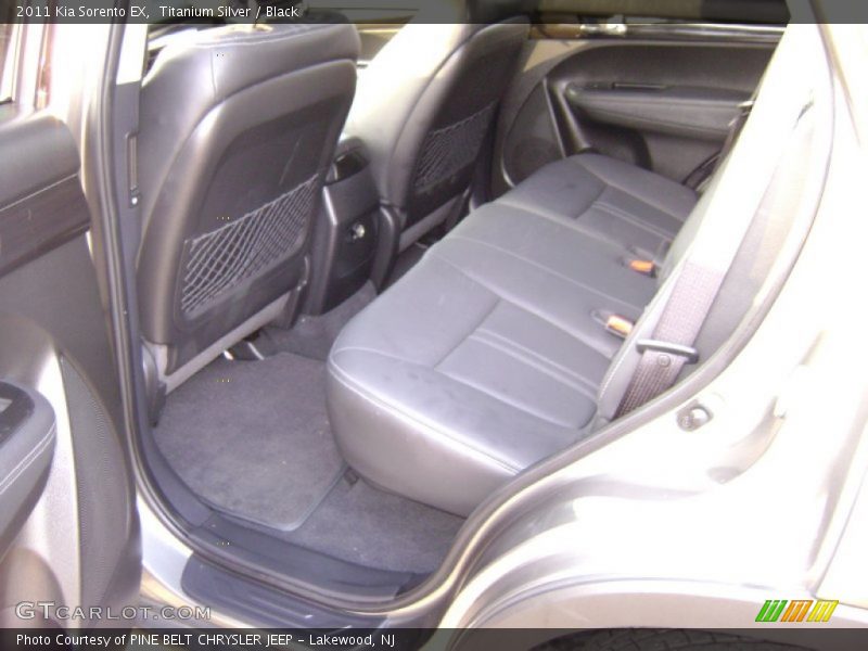 Titanium Silver / Black 2011 Kia Sorento EX