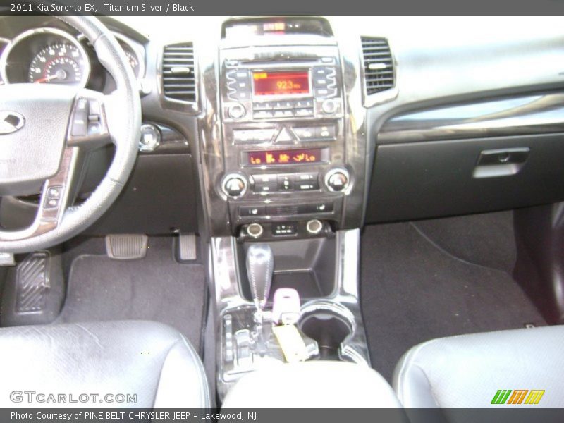 Titanium Silver / Black 2011 Kia Sorento EX
