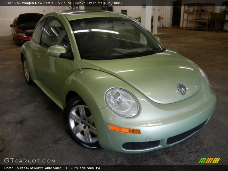 Gecko Green Metallic / Black 2007 Volkswagen New Beetle 2.5 Coupe