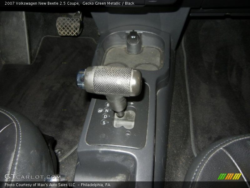 Gecko Green Metallic / Black 2007 Volkswagen New Beetle 2.5 Coupe