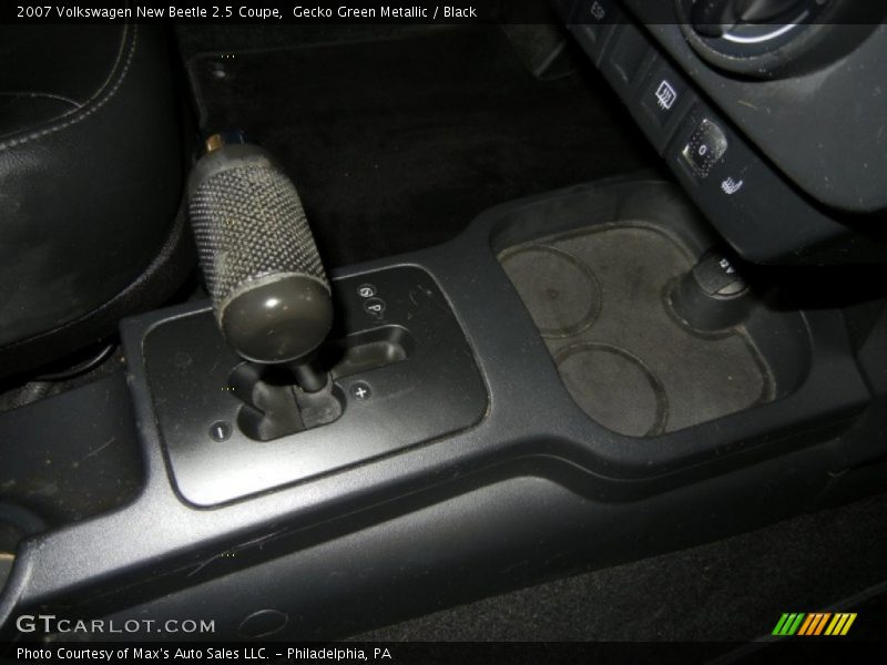 Gecko Green Metallic / Black 2007 Volkswagen New Beetle 2.5 Coupe