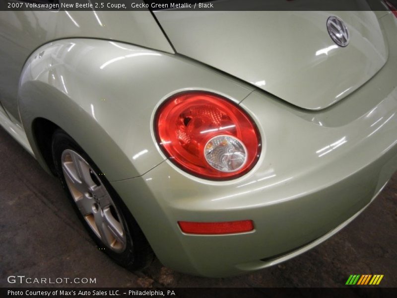Gecko Green Metallic / Black 2007 Volkswagen New Beetle 2.5 Coupe
