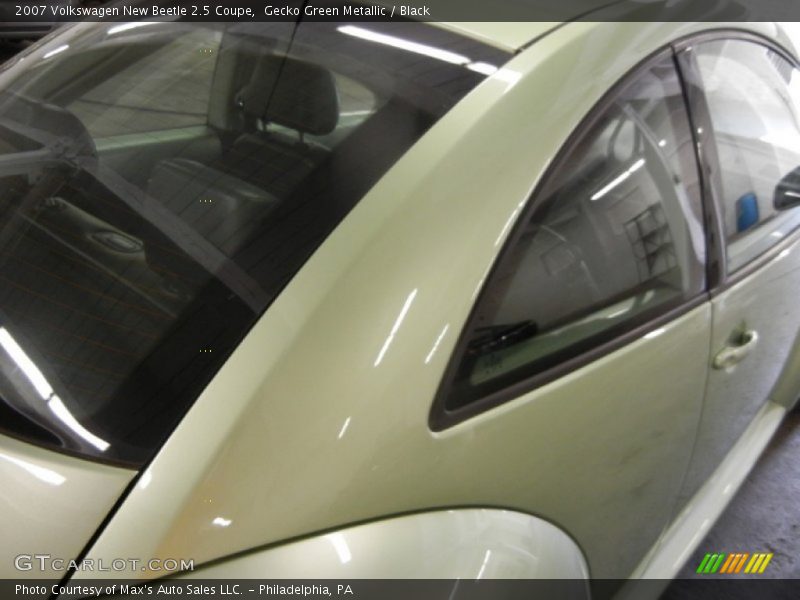 Gecko Green Metallic / Black 2007 Volkswagen New Beetle 2.5 Coupe