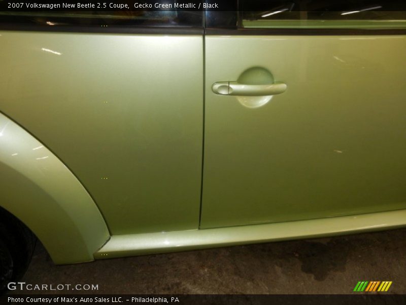 Gecko Green Metallic / Black 2007 Volkswagen New Beetle 2.5 Coupe
