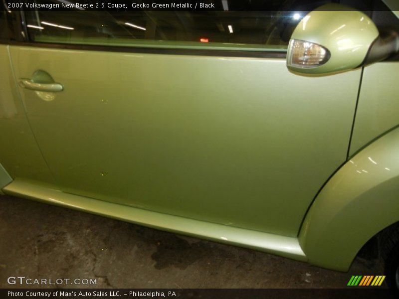 Gecko Green Metallic / Black 2007 Volkswagen New Beetle 2.5 Coupe