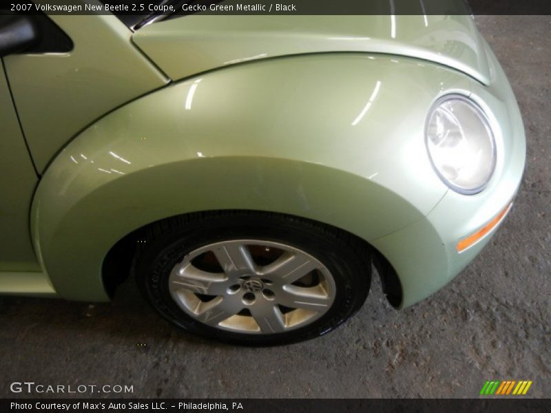 Gecko Green Metallic / Black 2007 Volkswagen New Beetle 2.5 Coupe