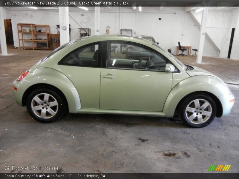 Gecko Green Metallic / Black 2007 Volkswagen New Beetle 2.5 Coupe