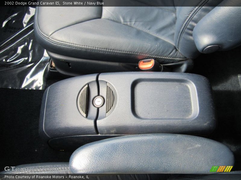 Stone White / Navy Blue 2002 Dodge Grand Caravan ES