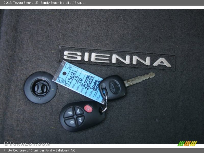 Sandy Beach Metallic / Bisque 2013 Toyota Sienna LE