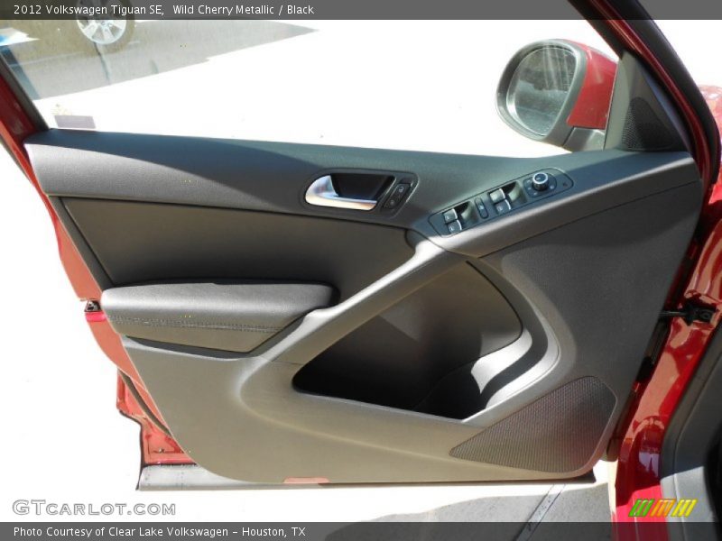 Wild Cherry Metallic / Black 2012 Volkswagen Tiguan SE