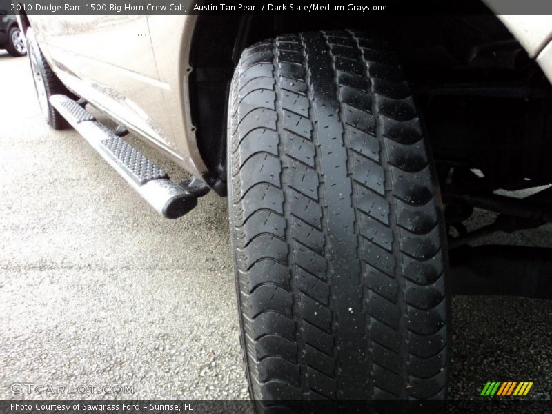 Austin Tan Pearl / Dark Slate/Medium Graystone 2010 Dodge Ram 1500 Big Horn Crew Cab